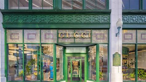 gucci store in chicago downtown.